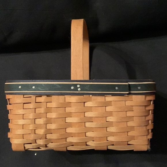 LONGABERGER 2007 Collectors Club Membership Basket - Picture 3 of 15